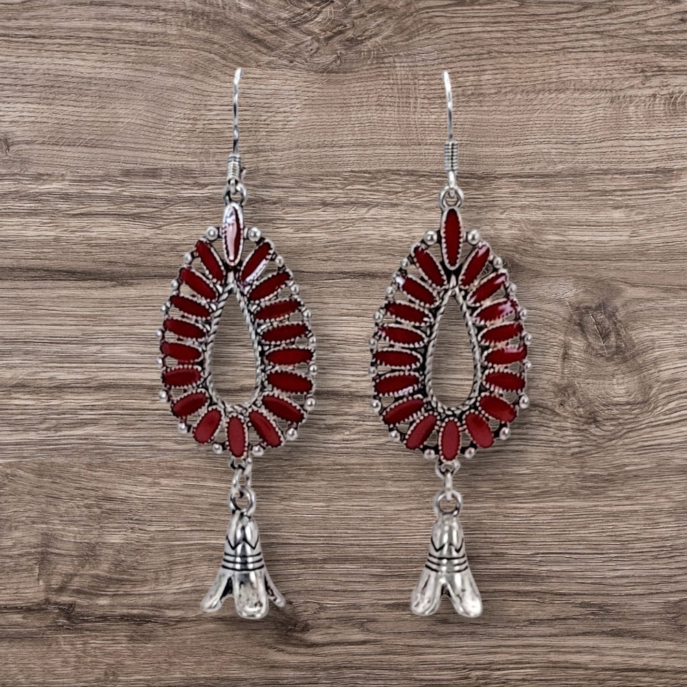 Western Red And Silver Petit Point Earrings New. - Picture 2 of 3